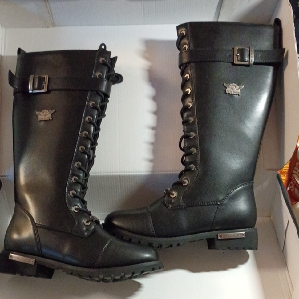 New Size 9.Women's Black Combat Boots